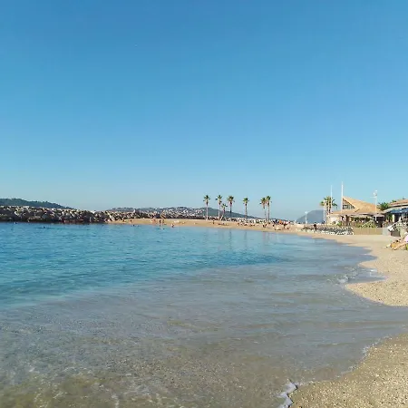 Typical 50m Beaches Apartment *